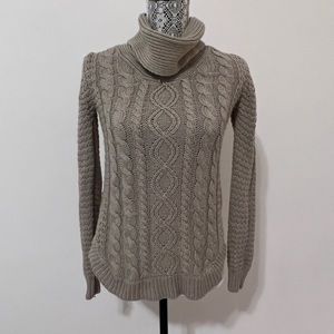 Women’s knit turtle neck